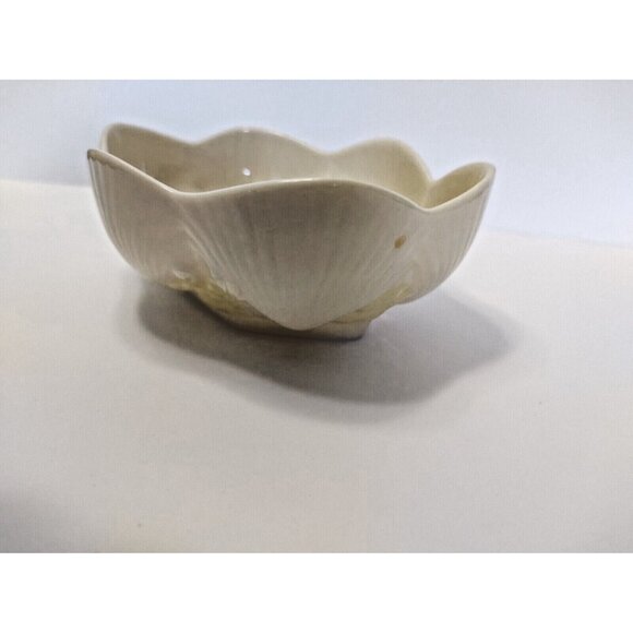 Vintage Belleek Scallop Shell Condiment Dish 5" x 4 1/4" 1980-1993 - Picture 6 of 12